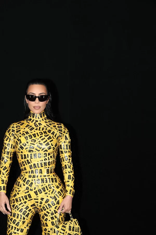 Bắt tay Balenciaga Kim Kardashian thay đổi khái niệm nàng thơ  ELLE